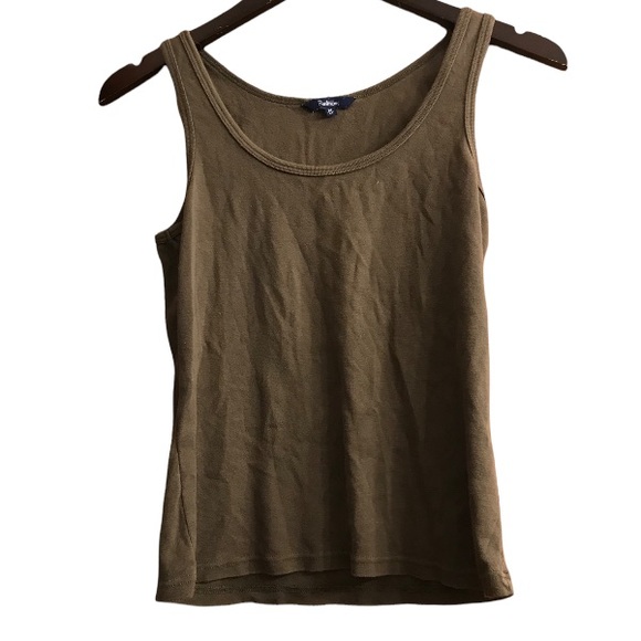 BUNDLE of tank tops - Picture 8 of 13